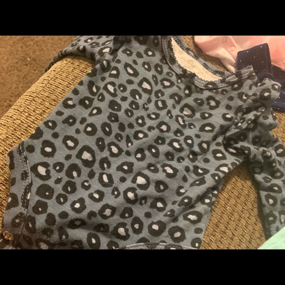 Newborn clothes - Picture 4 of 8